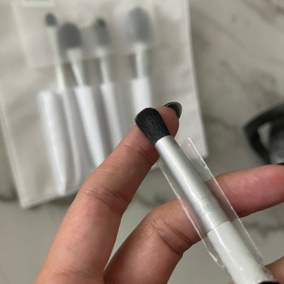 NEIMAN MARCUS Makeup White Brushes Roll Set of 5 pcs + Silver Snake Look Pouch - Picture 3 of 9